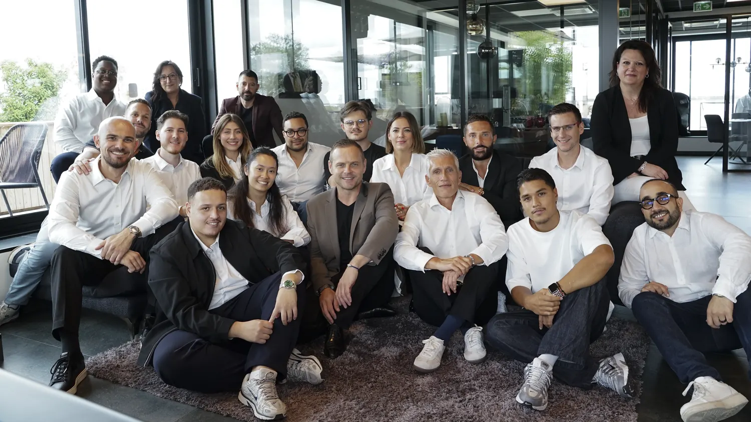 Les equipes du groupe reunies dans les bureaux